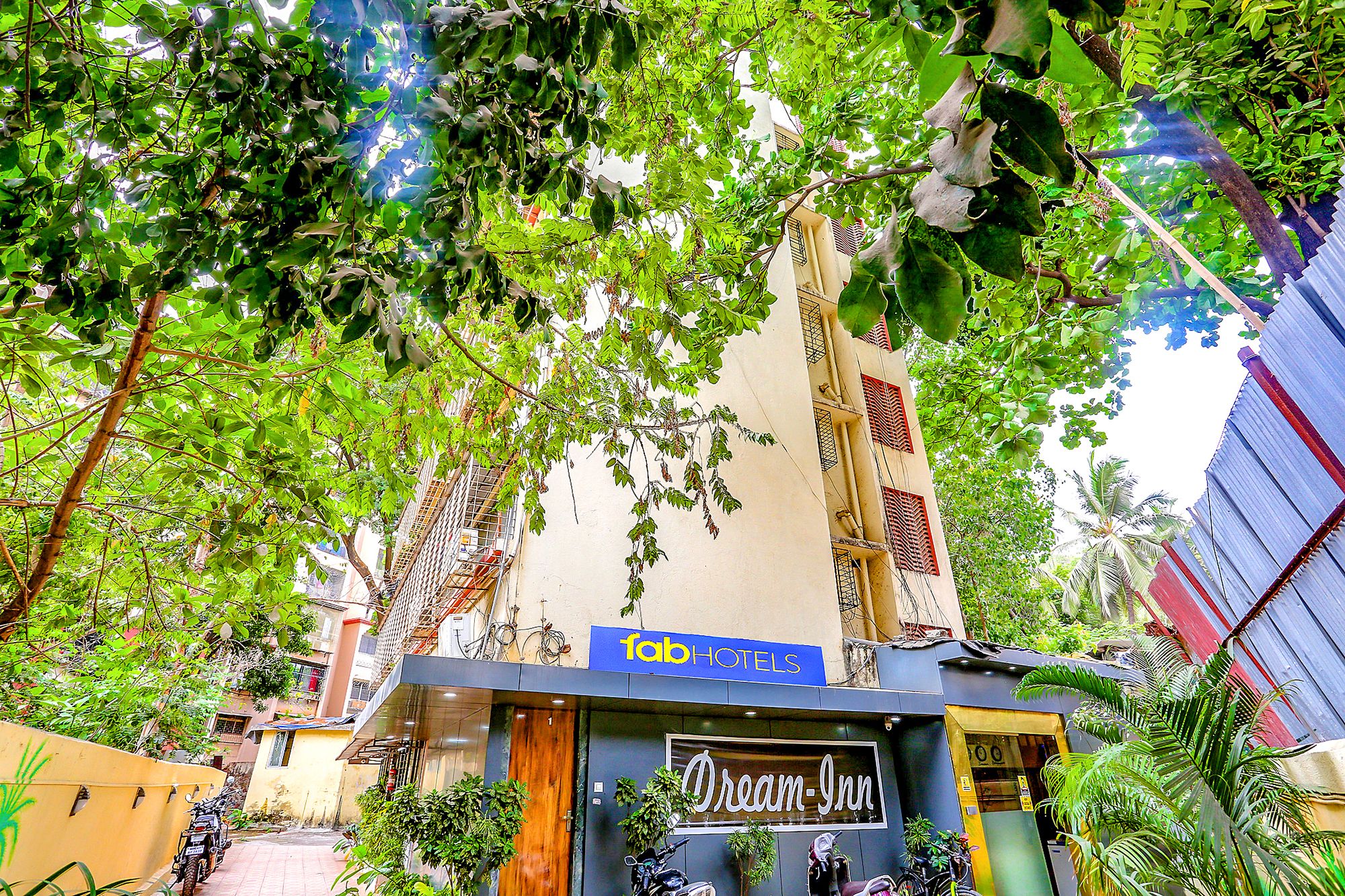 FabExpress Dream Inn