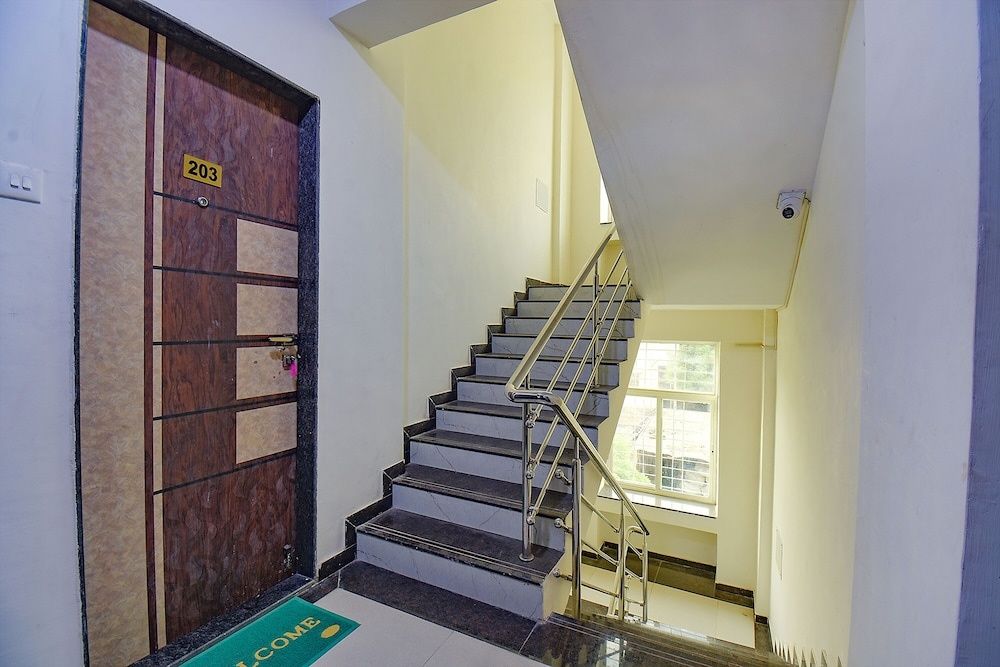 Side Image 1