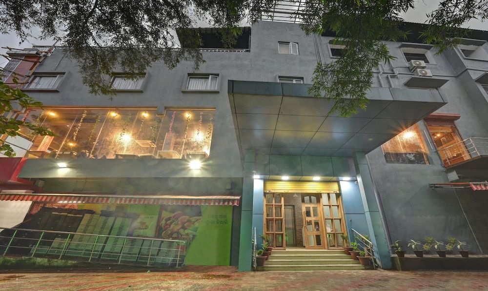 undefined Treebo Paradise Premium Rasulgarh 2