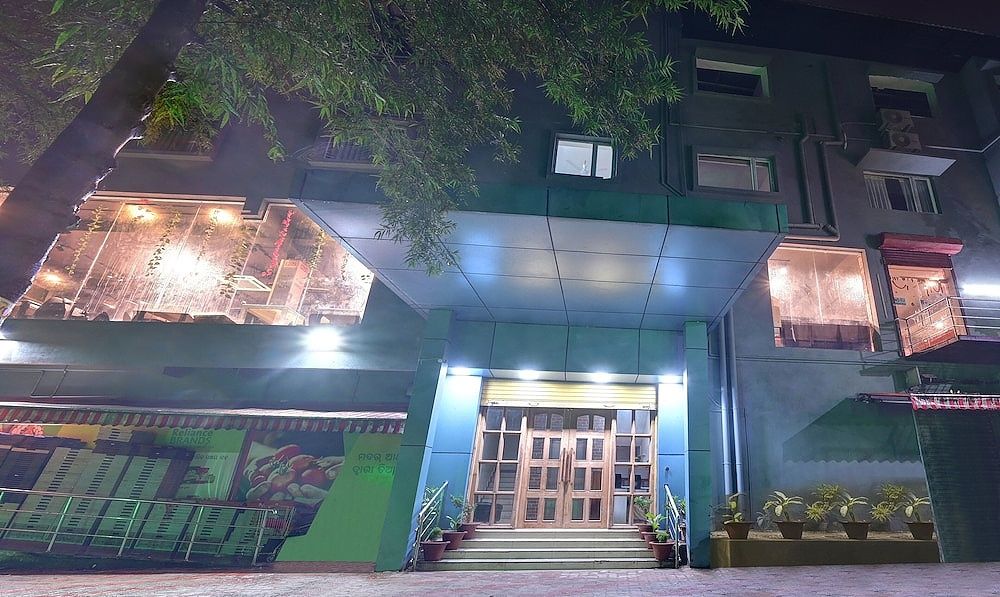 undefined Treebo Paradise Premium Rasulgarh 8