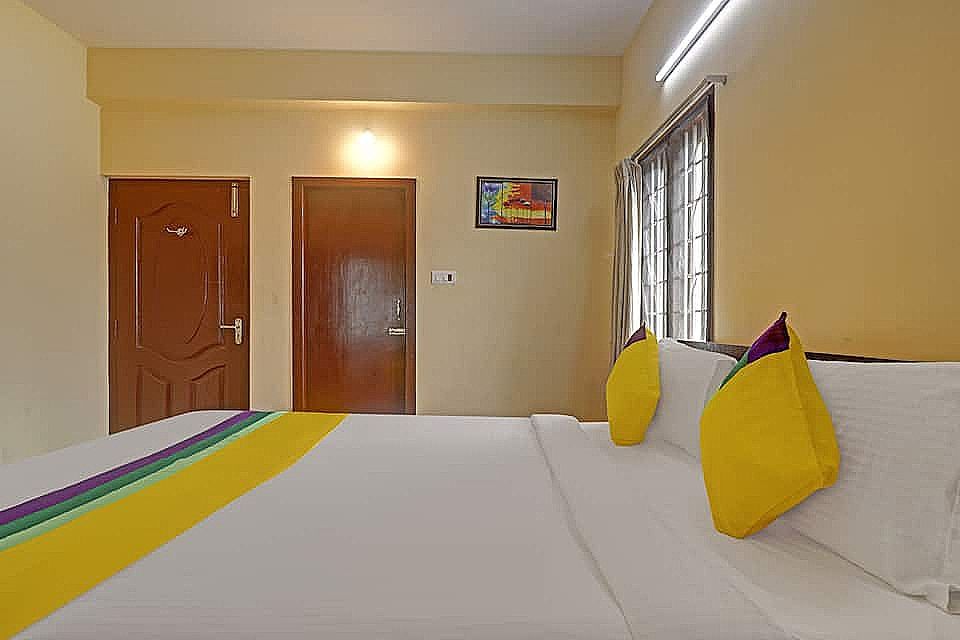 Itsy Hotels Rithika Inn Blossoms Standard Double Room 5