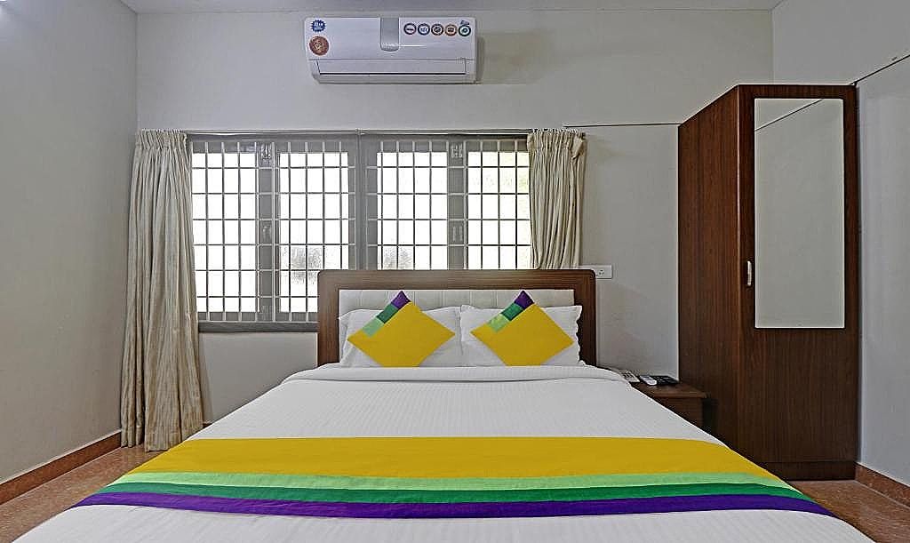 Itsy Hotels Rithika Inn Blossoms Standard Double Room 2