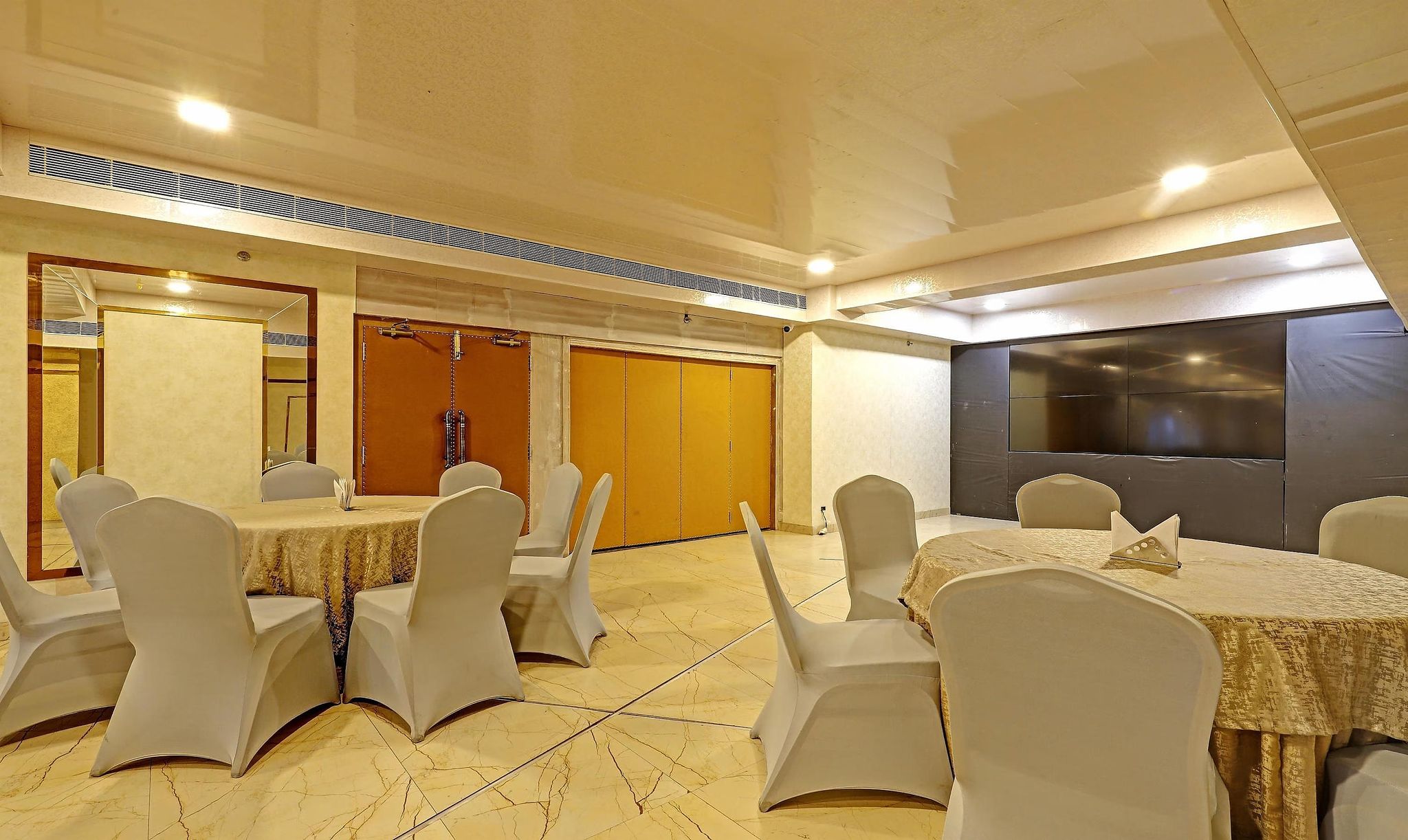 undefined Treebo Tryst Hotel Apollo Grand 10