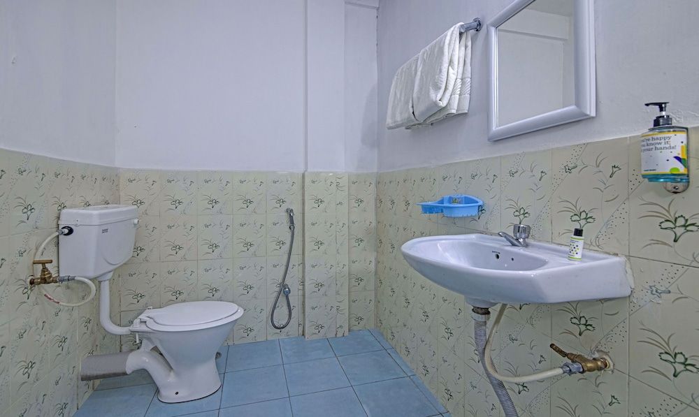 Treebo Omega Stay Inn Standard Double Room 7