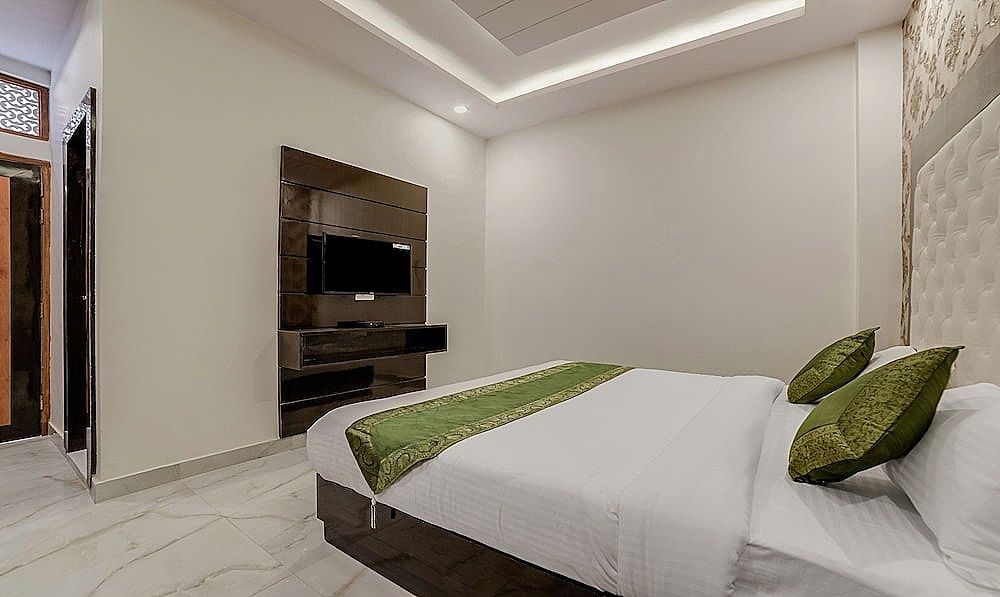Standard Room, Multiple Beds, Smoking, City View