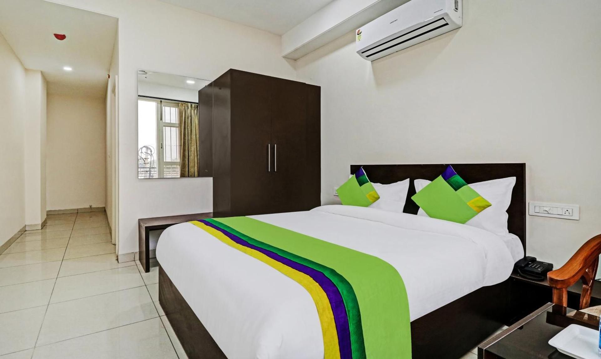 Treebo Kamron Regency Sector 80 Standard Double Room