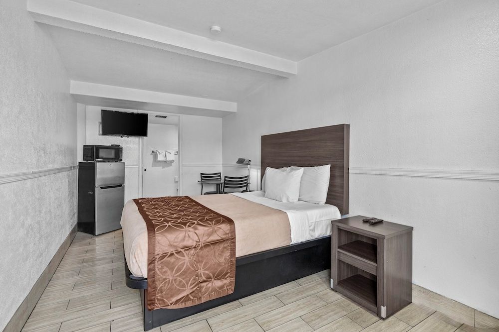 American Executive Inn Mesa Standard Single Room, 1 Double Bed, Smoking