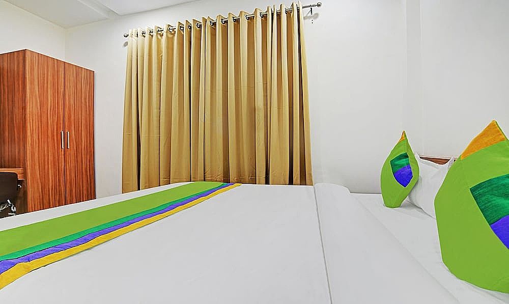 Treebo Shivaay Deluxe Double Room 13