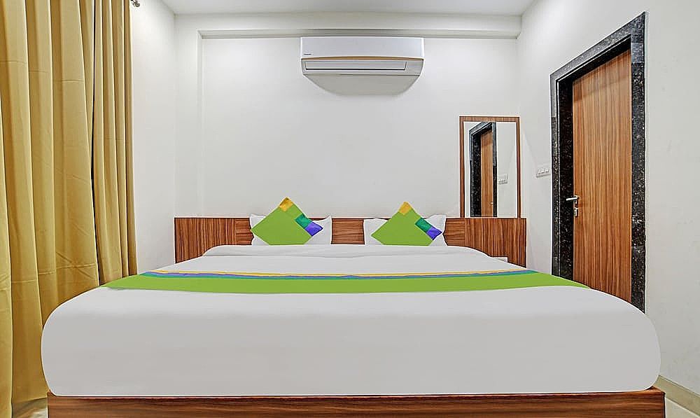 Treebo Shivaay Deluxe Double Room 3