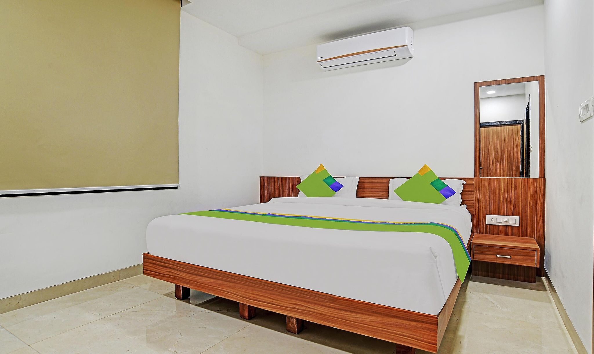 Treebo Shivaay Deluxe Double Room 6