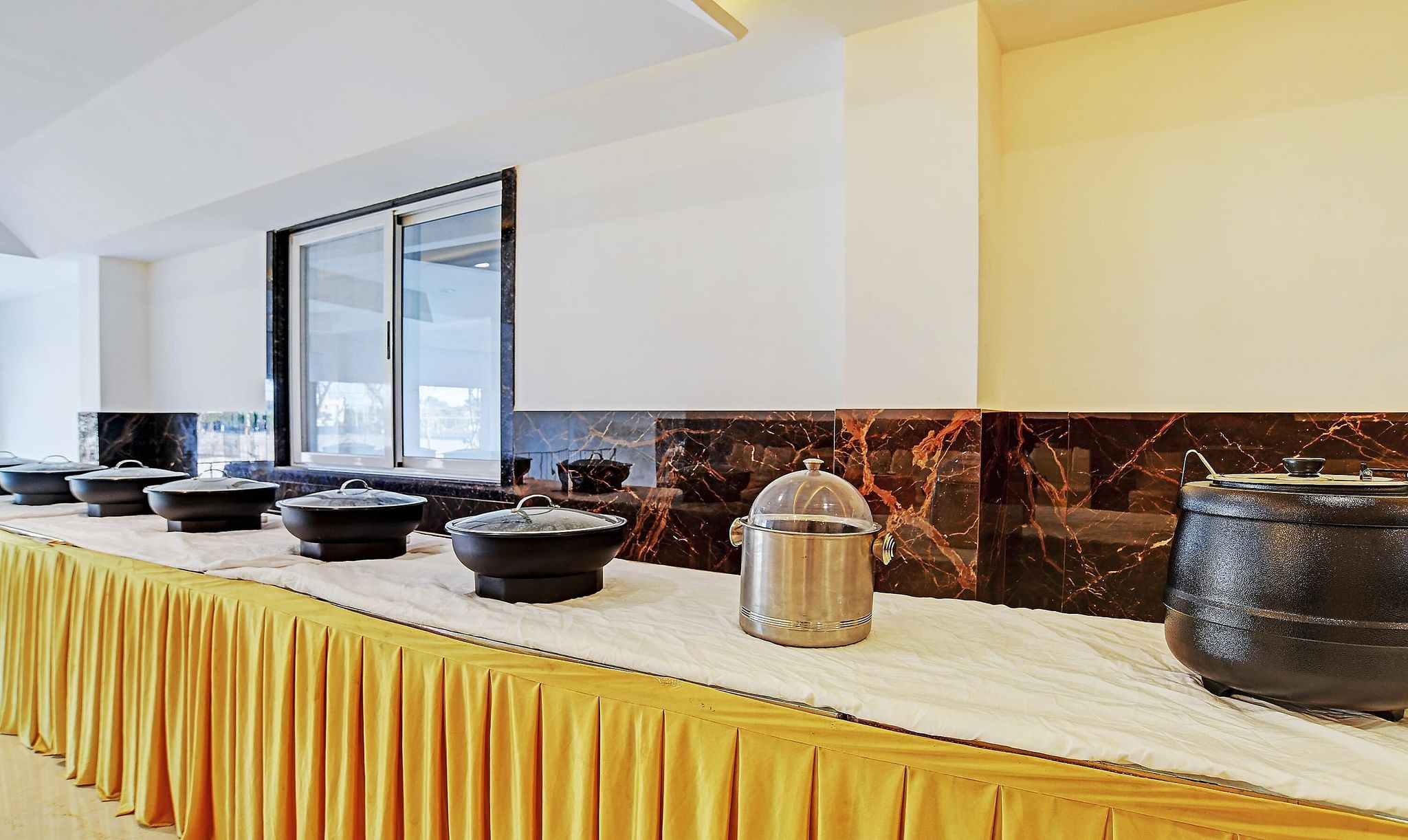 Food & Dining