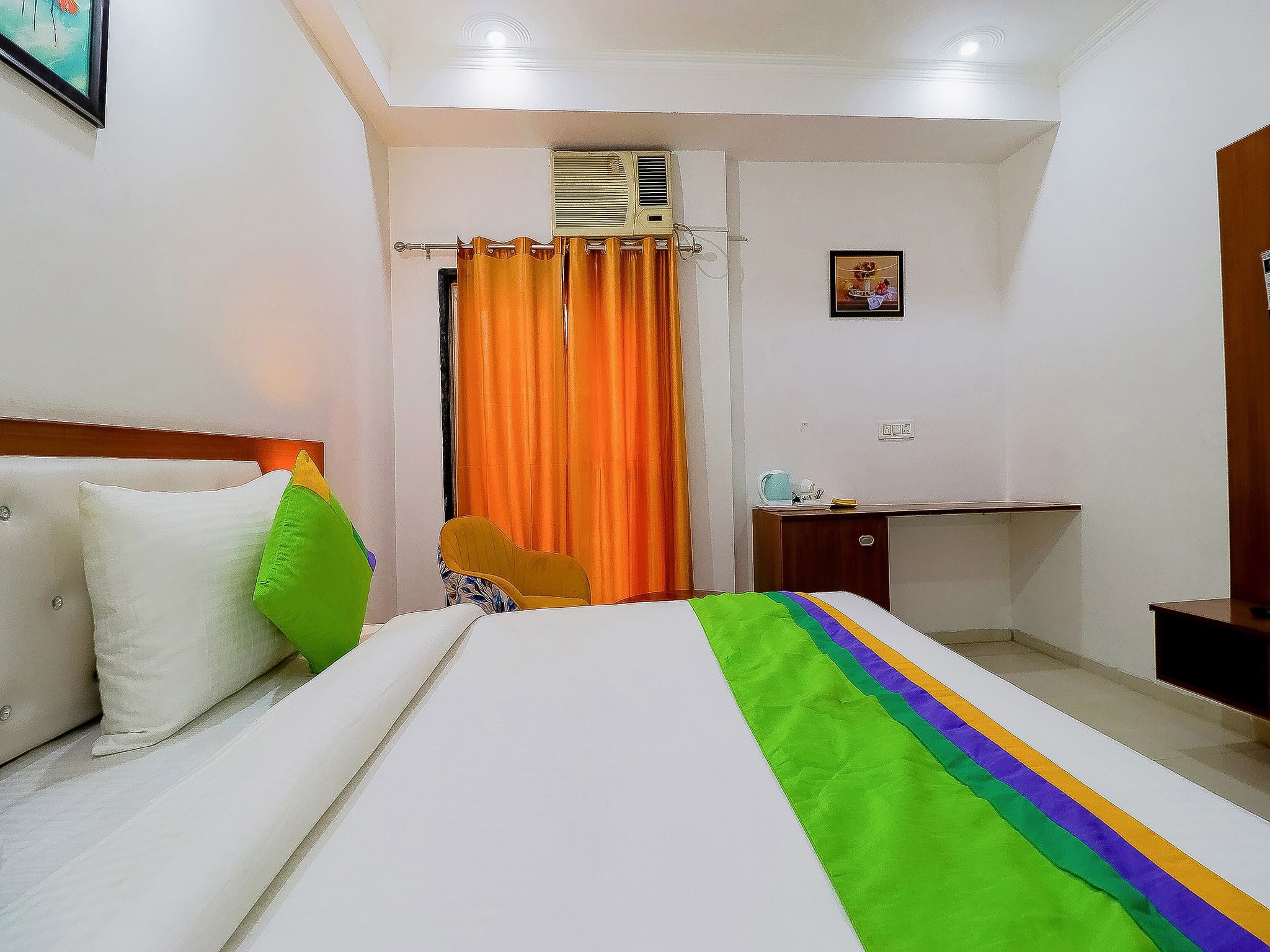 Treebo Rejoice 52 - 3km From Huda City Metro Station Oak 3