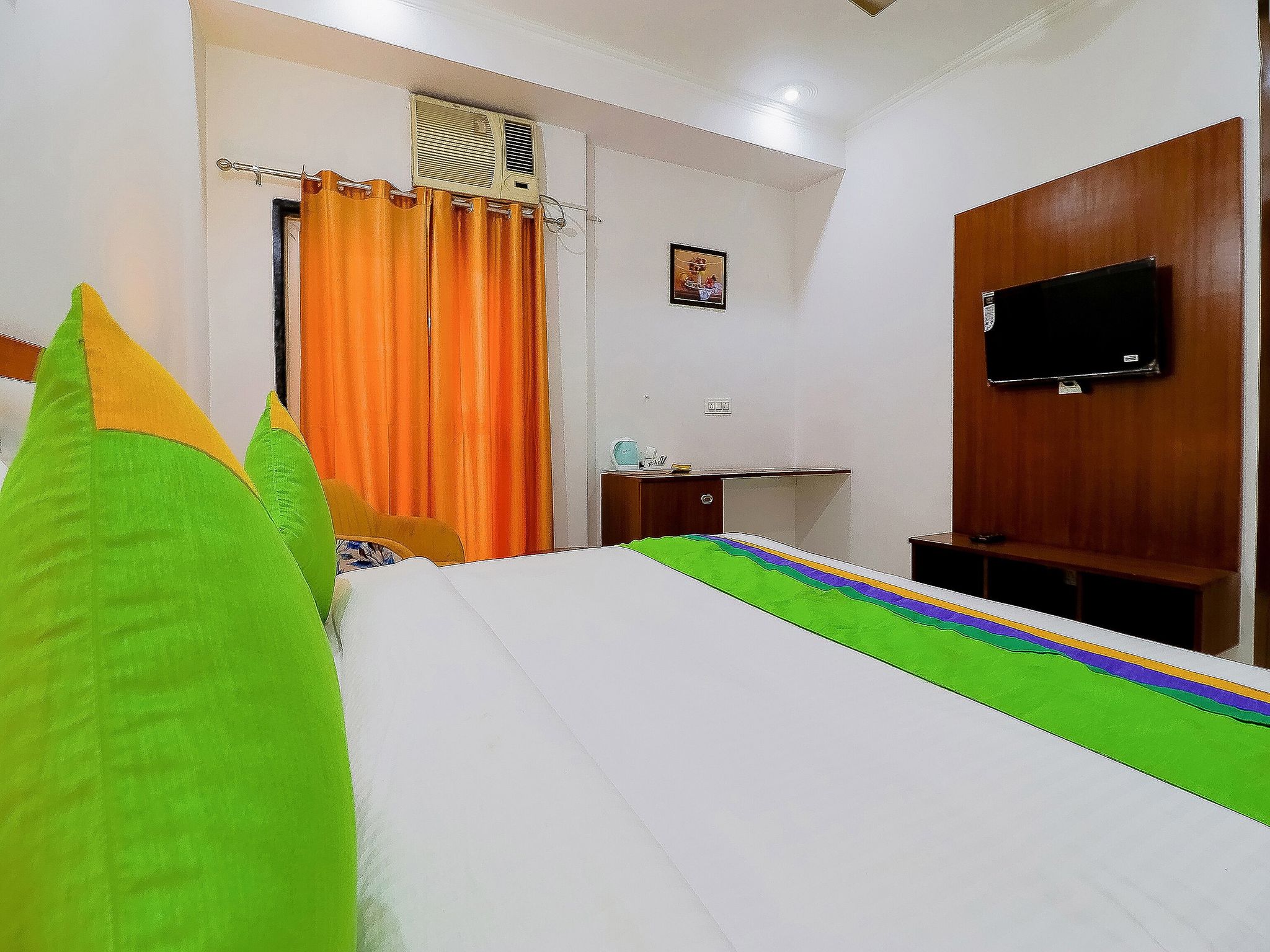 Treebo Rejoice 52 - 3km From Huda City Metro Station Oak