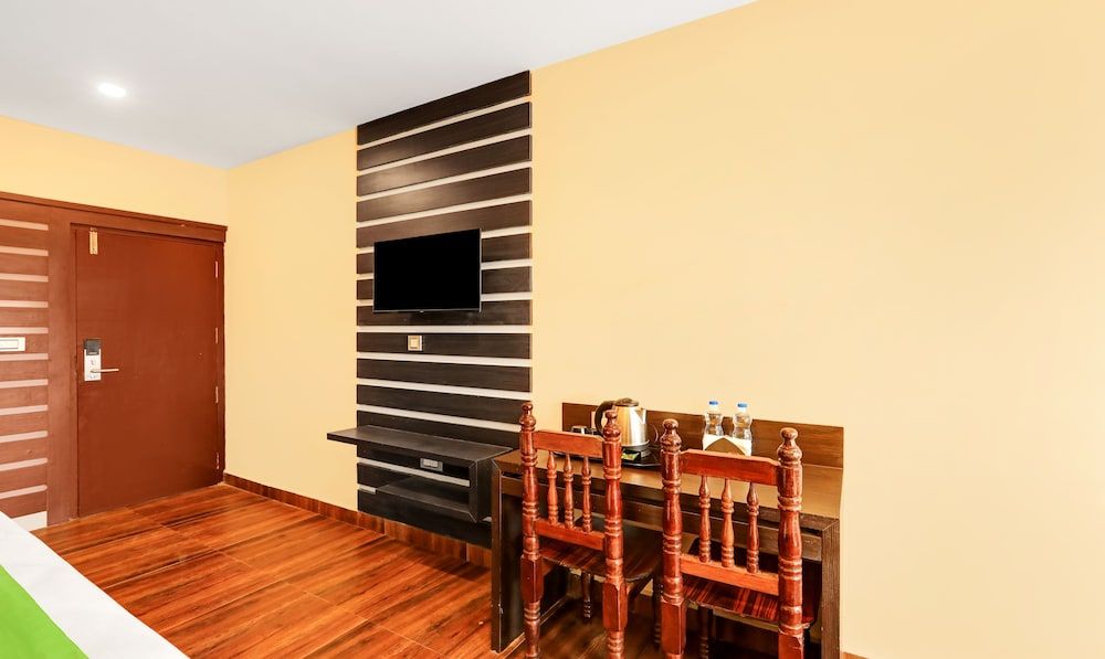 Treebo Doha King Standard Double Room 15