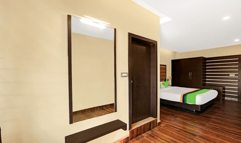 Treebo Doha King Standard Double Room 17