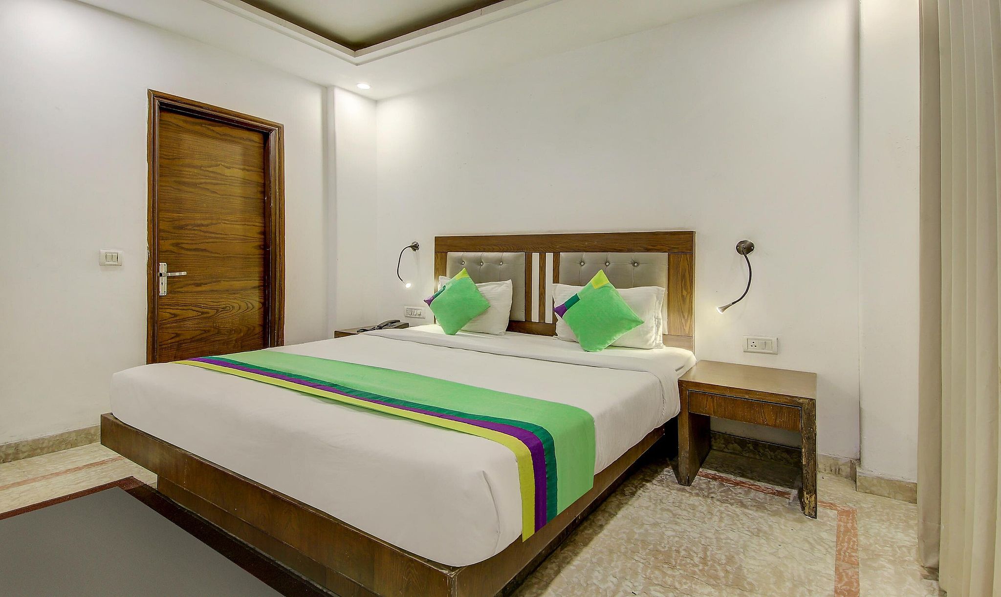 Treebo The Kings Plaza Standard Double Room 6