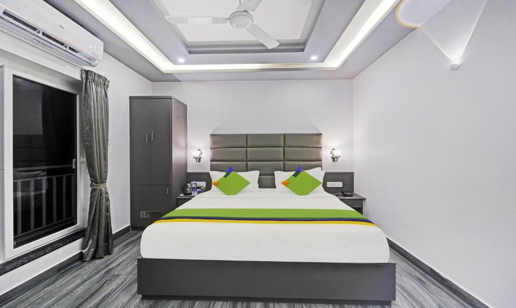 Treebo Premium Raffis' Andalusia Bay Way Standard Double Room 3