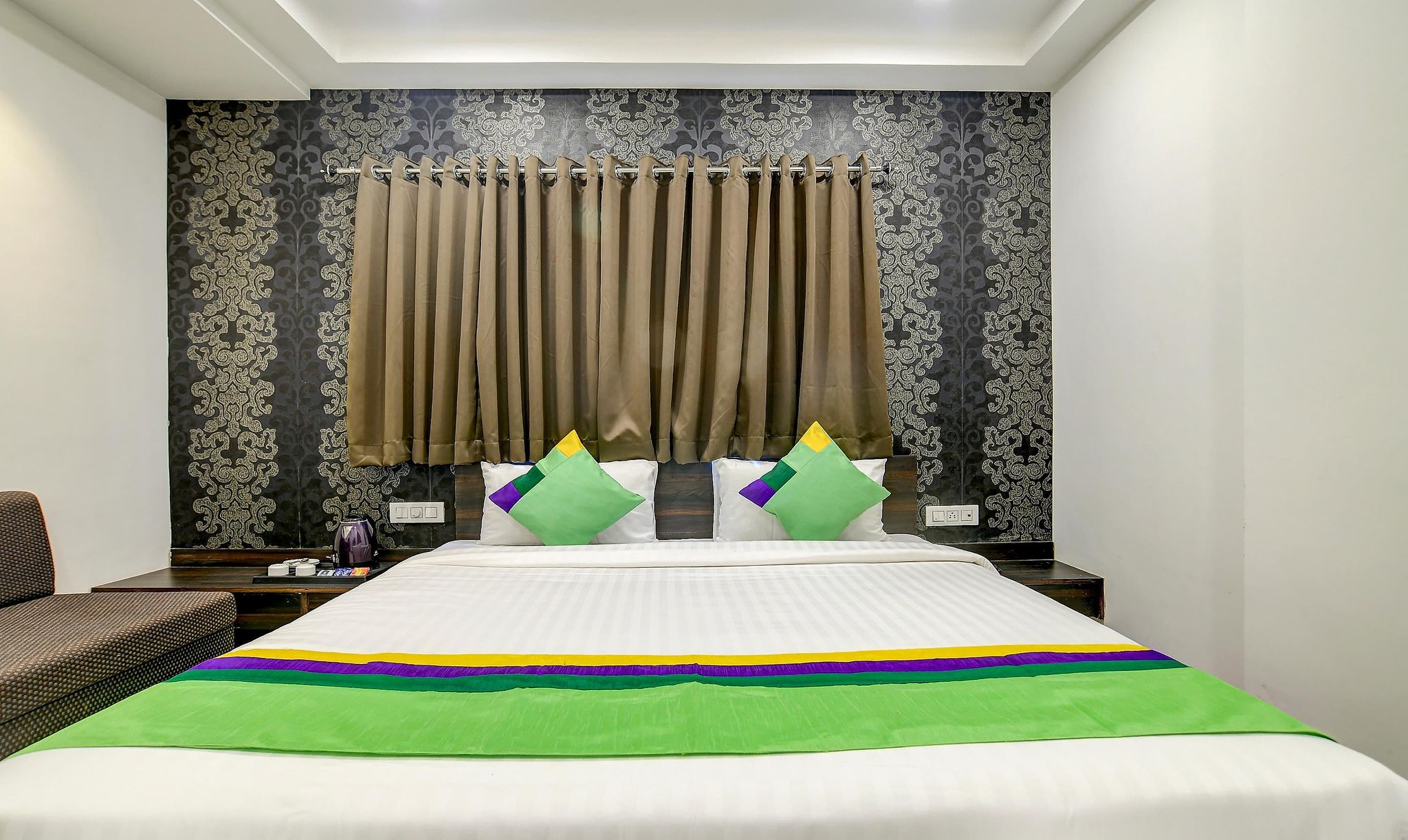 Treebo Grand Euro Pipliyahana Square Standard Double Room 3
