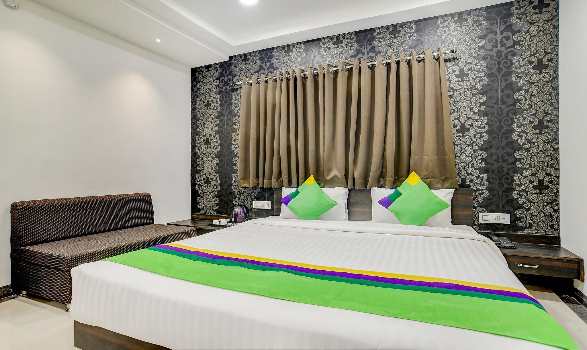 Treebo Grand Euro Pipliyahana Square Standard Double Room