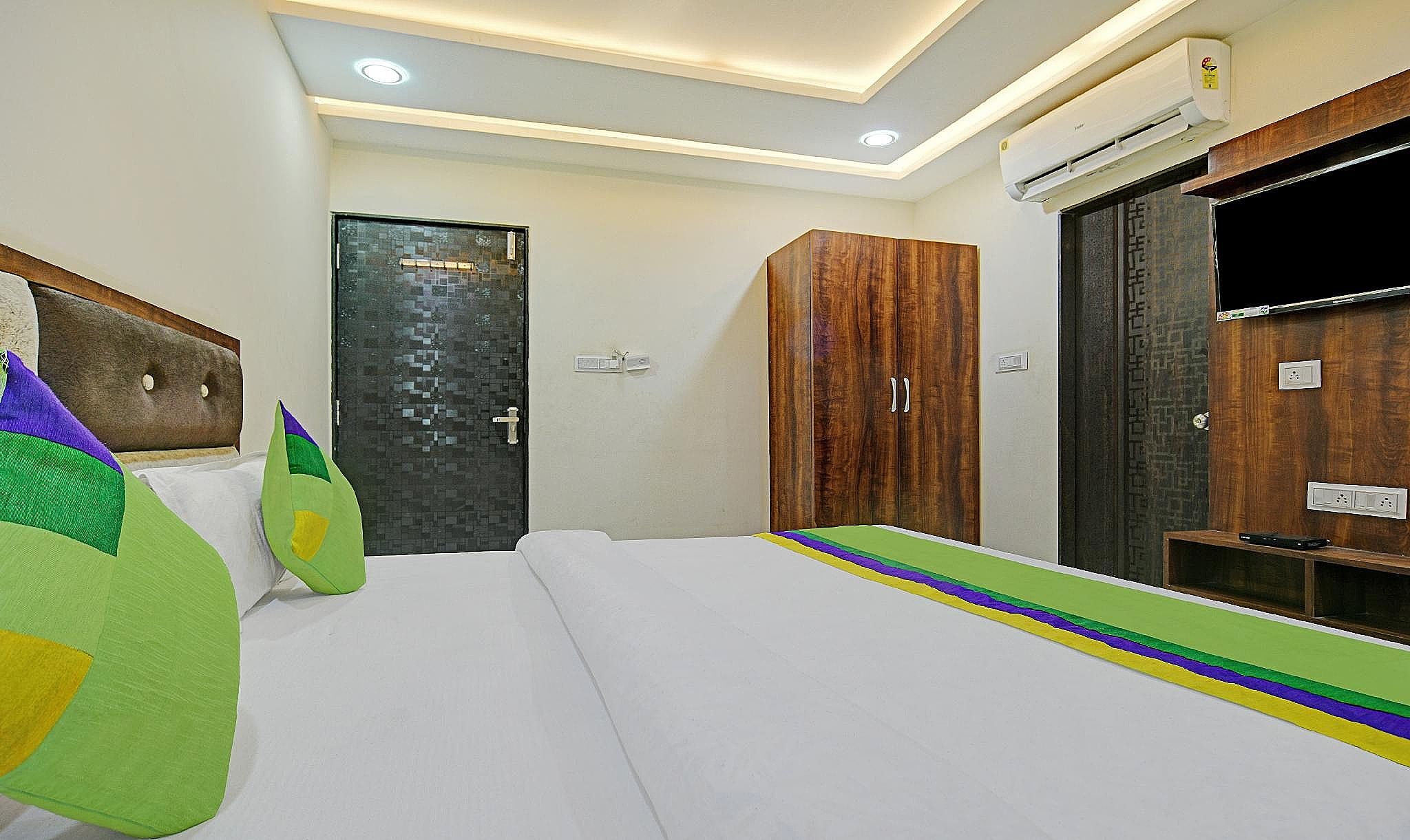 Treebo Jayshree Palace C21 Business Park Standard Double Room 4