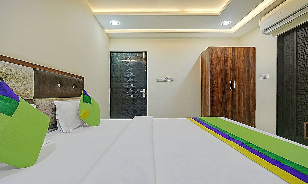 Treebo Jayshree Palace C21 Business Park Standard Double Room 3