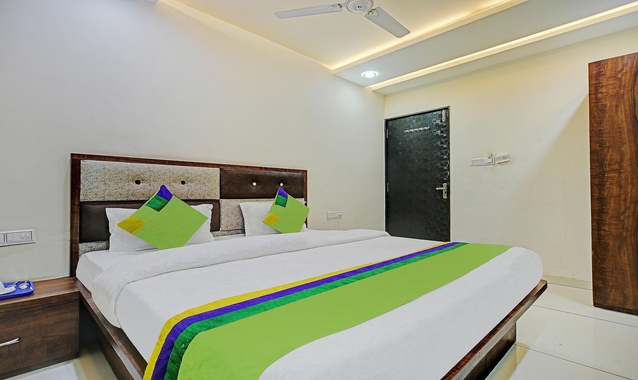 Treebo Jayshree Palace C21 Business Park Standard Double Room 2