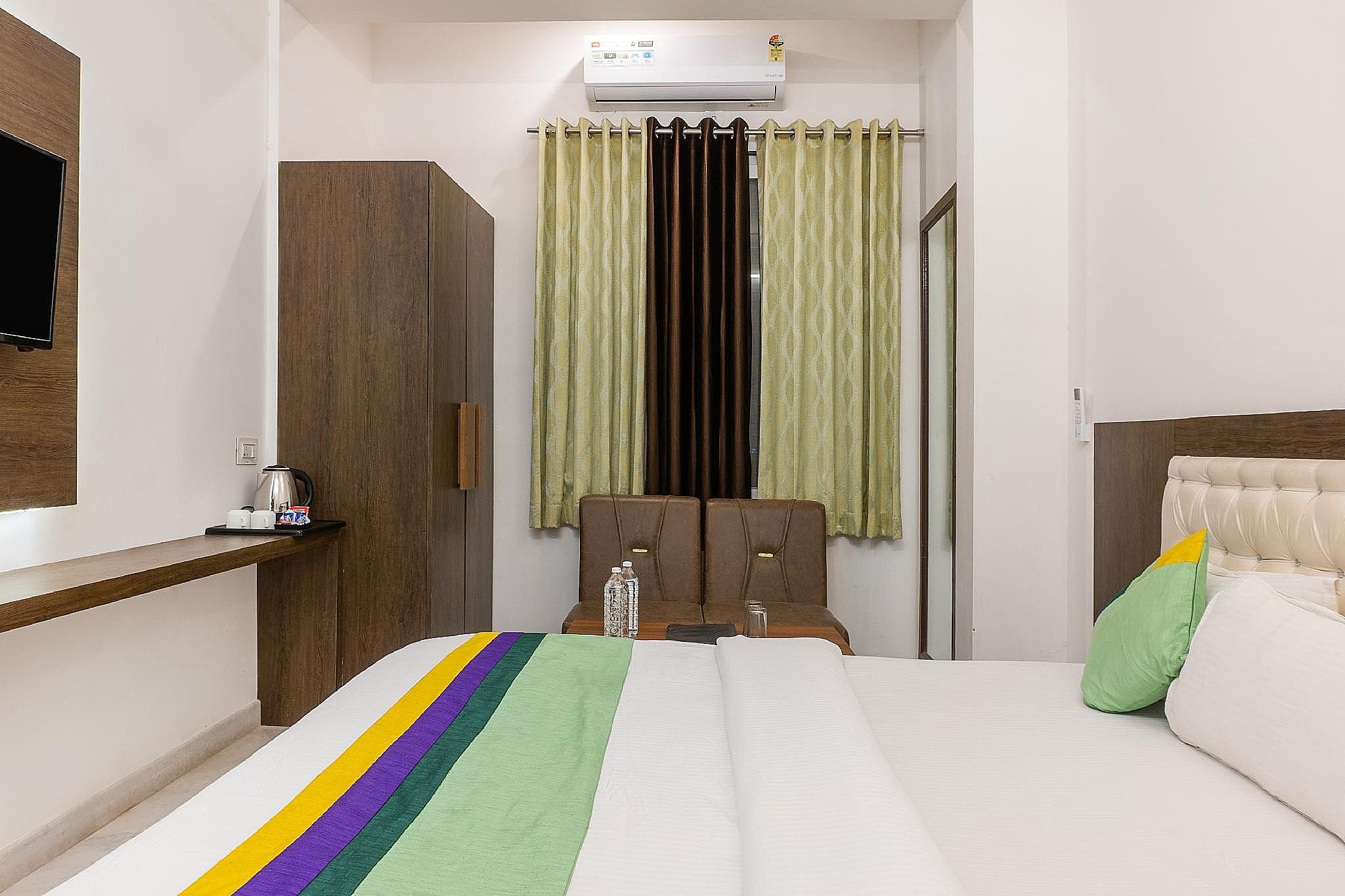Treebo The Fresco Lake Pichola Standard Double Room 4