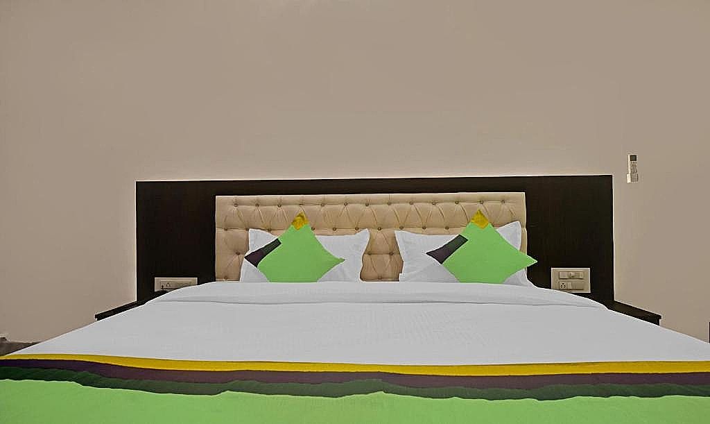 Treebo The Fresco Lake Pichola Standard Double Room