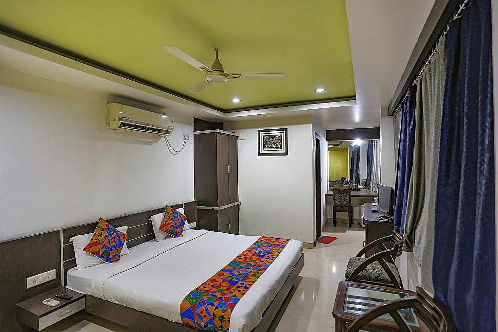 FabHotel Midland Deluxe Room 4