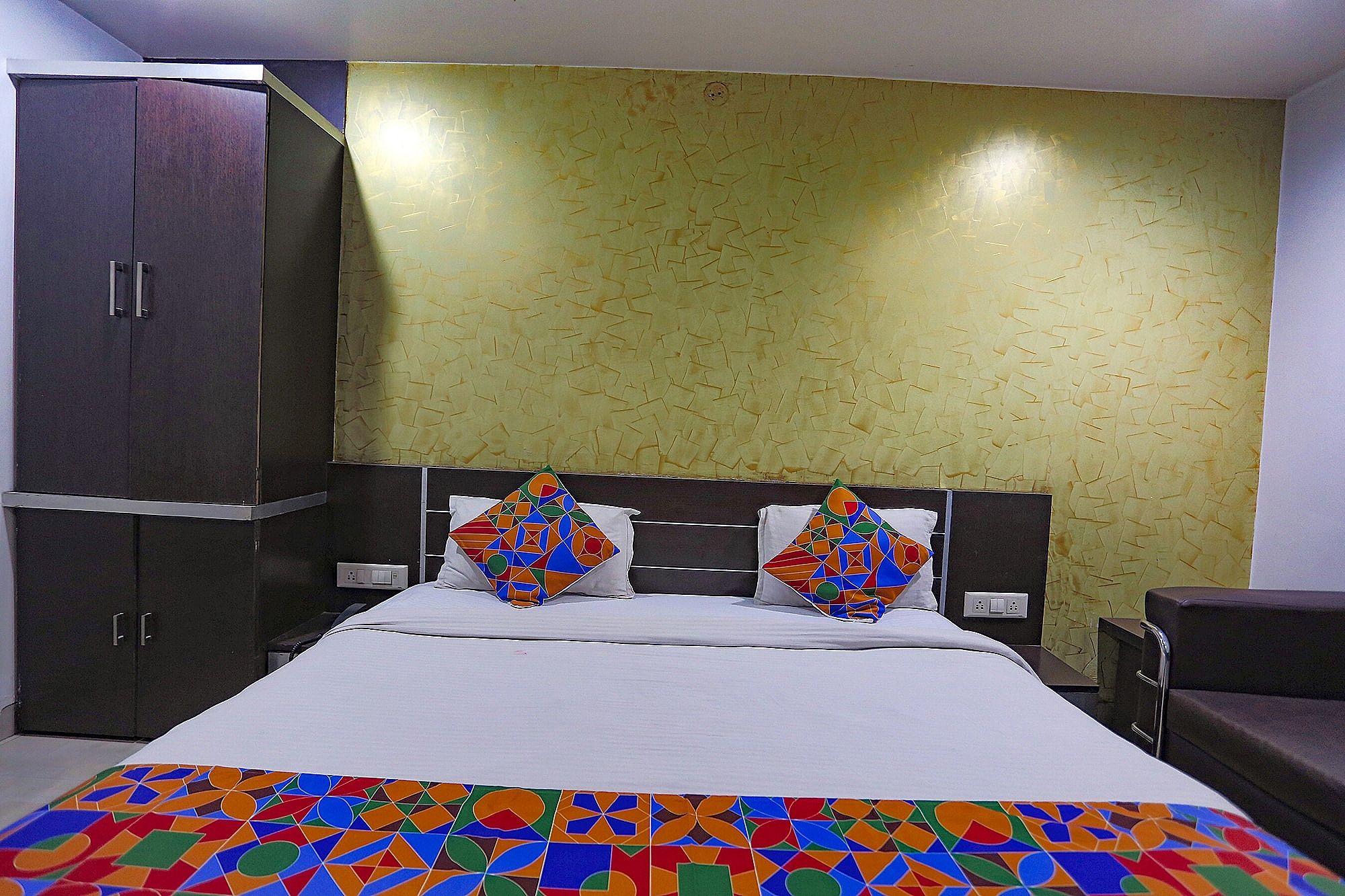 FabHotel Midland Deluxe Room 10