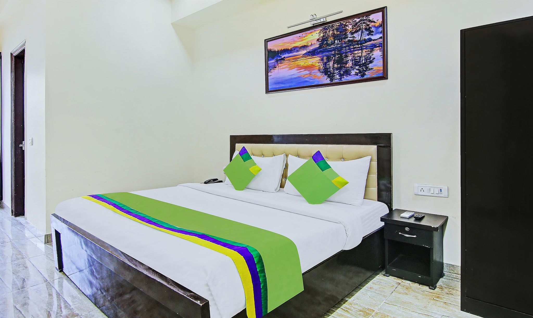 Treebo Amaya Inn Sector 72 Standard Double Room 11