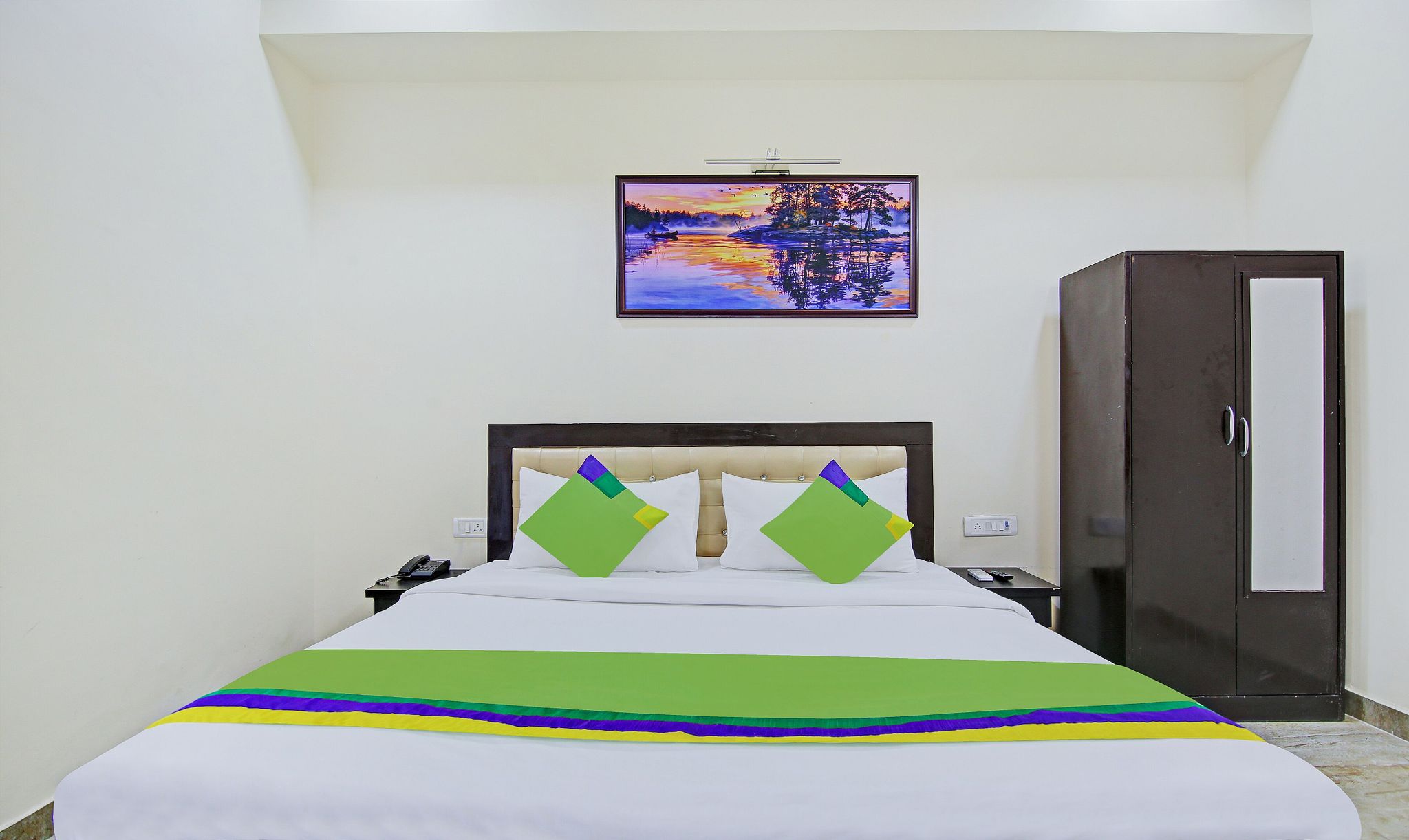 Treebo Amaya Inn Sector 72 Standard Double Room 12