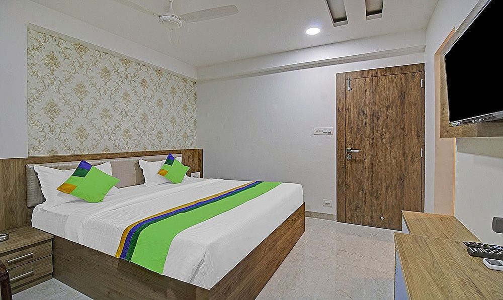 Treebo Chandraprasth Residency Standard Double Room 18