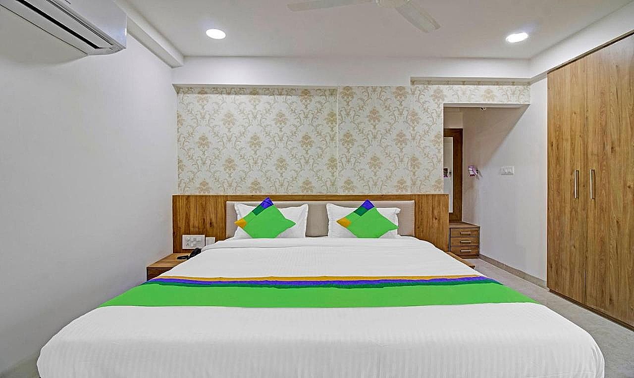 Treebo Chandraprasth Residency Standard Double Room 3