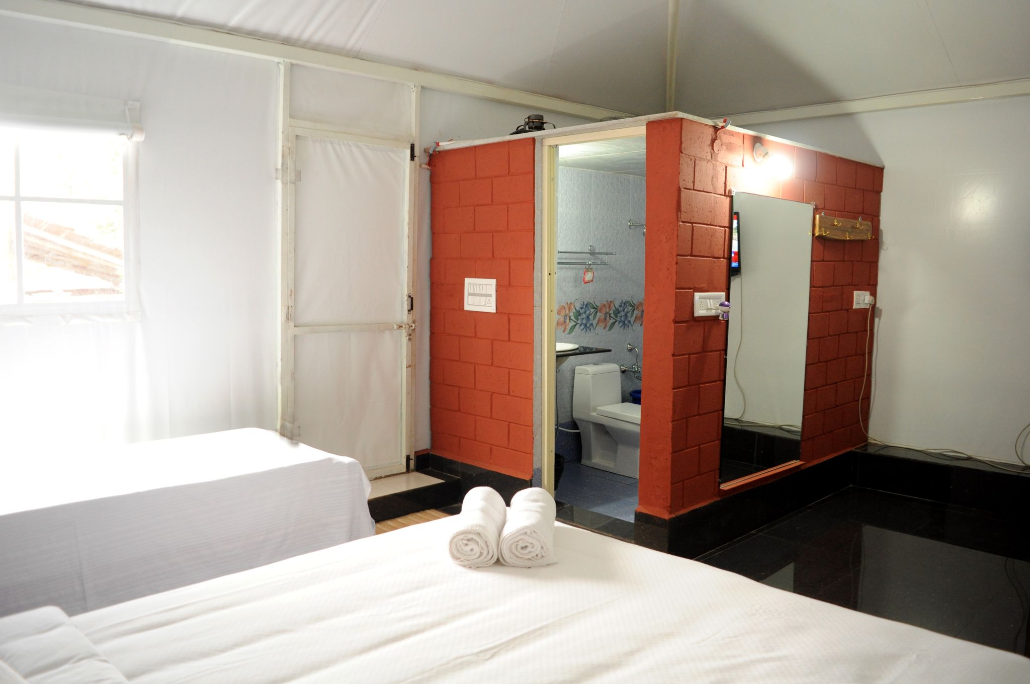 SAFARI TENT COTTAGE A/C