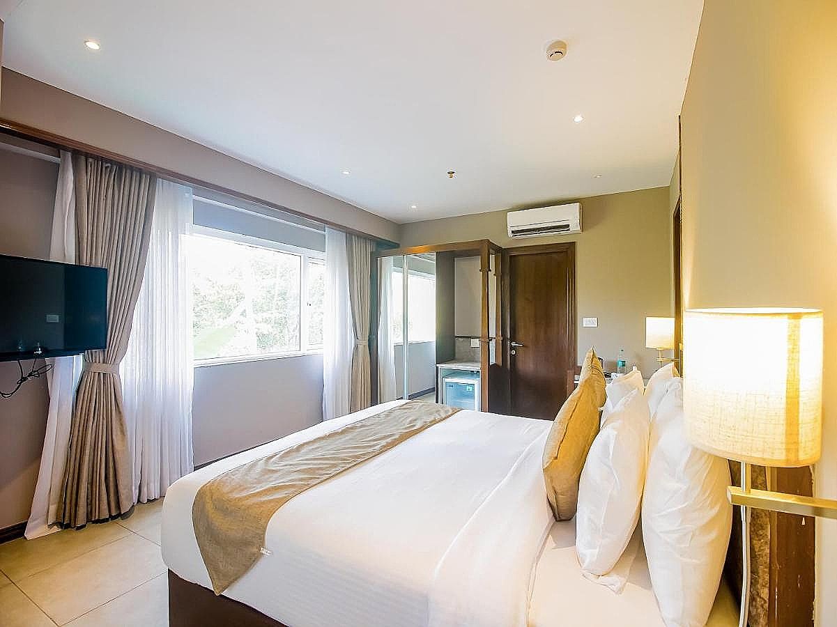 DeAmour: A Dreamy Getaway, Near The Beach Deluxe Room 18