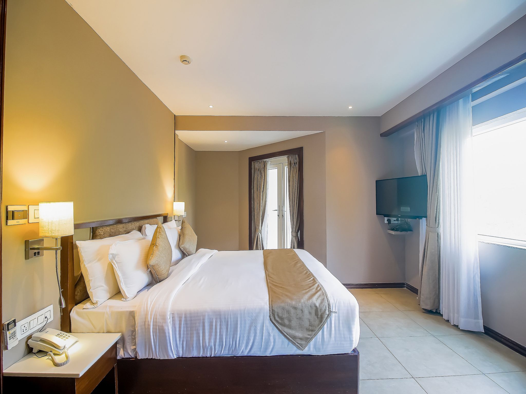 DeAmour: A Dreamy Getaway, Near The Beach Deluxe Room 8