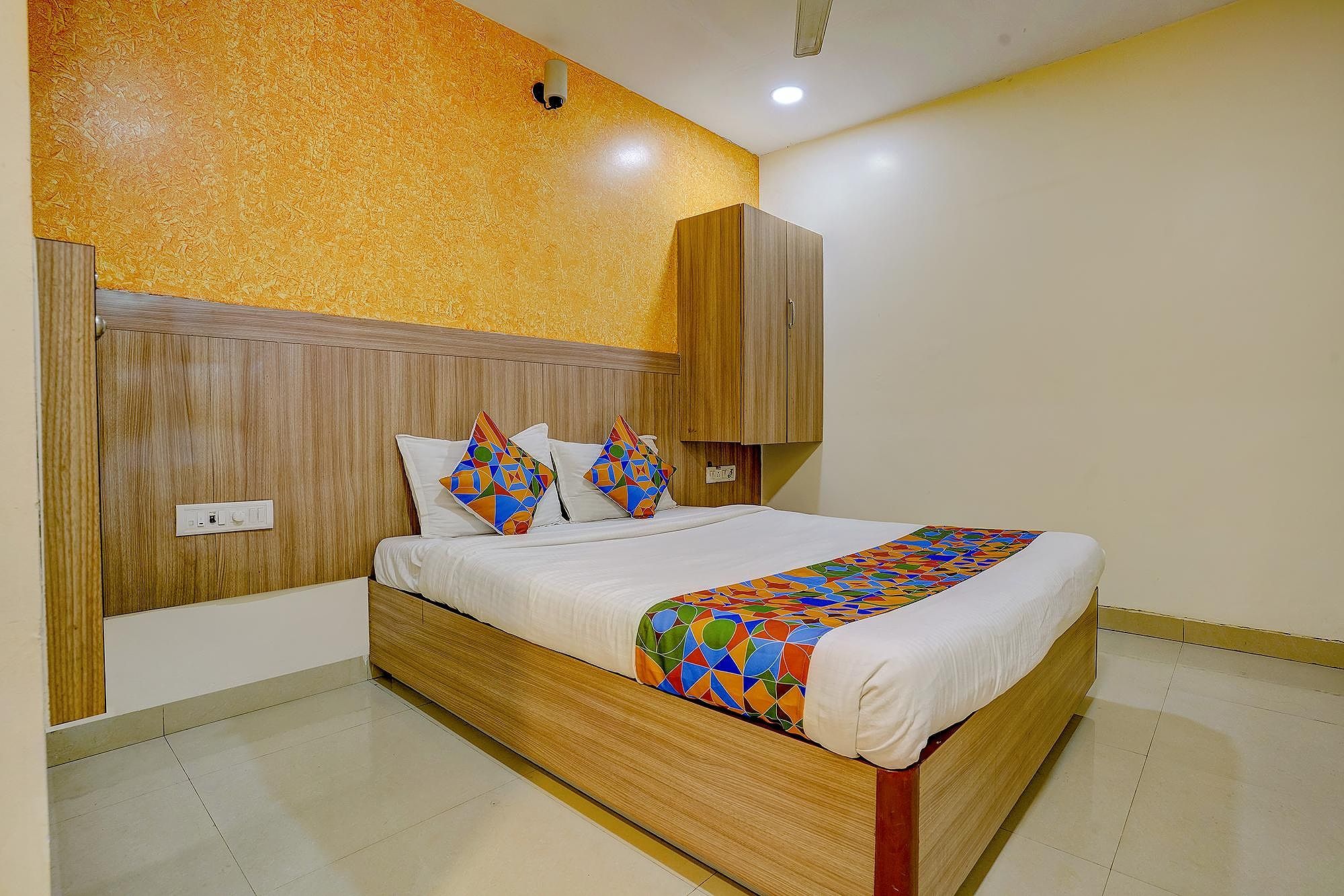 FabHotel Prakash Inn Deluxe Room 7