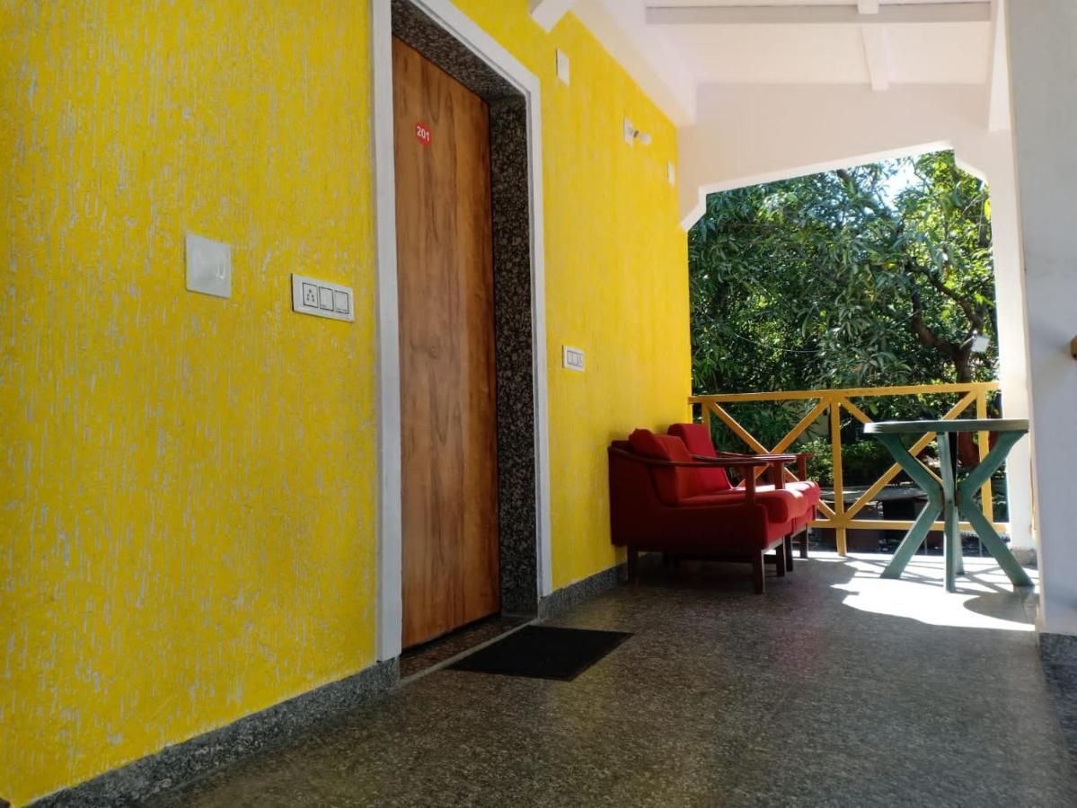 Gir Garjna - The Cottage Super Deluxe Cottages with Private Sit out