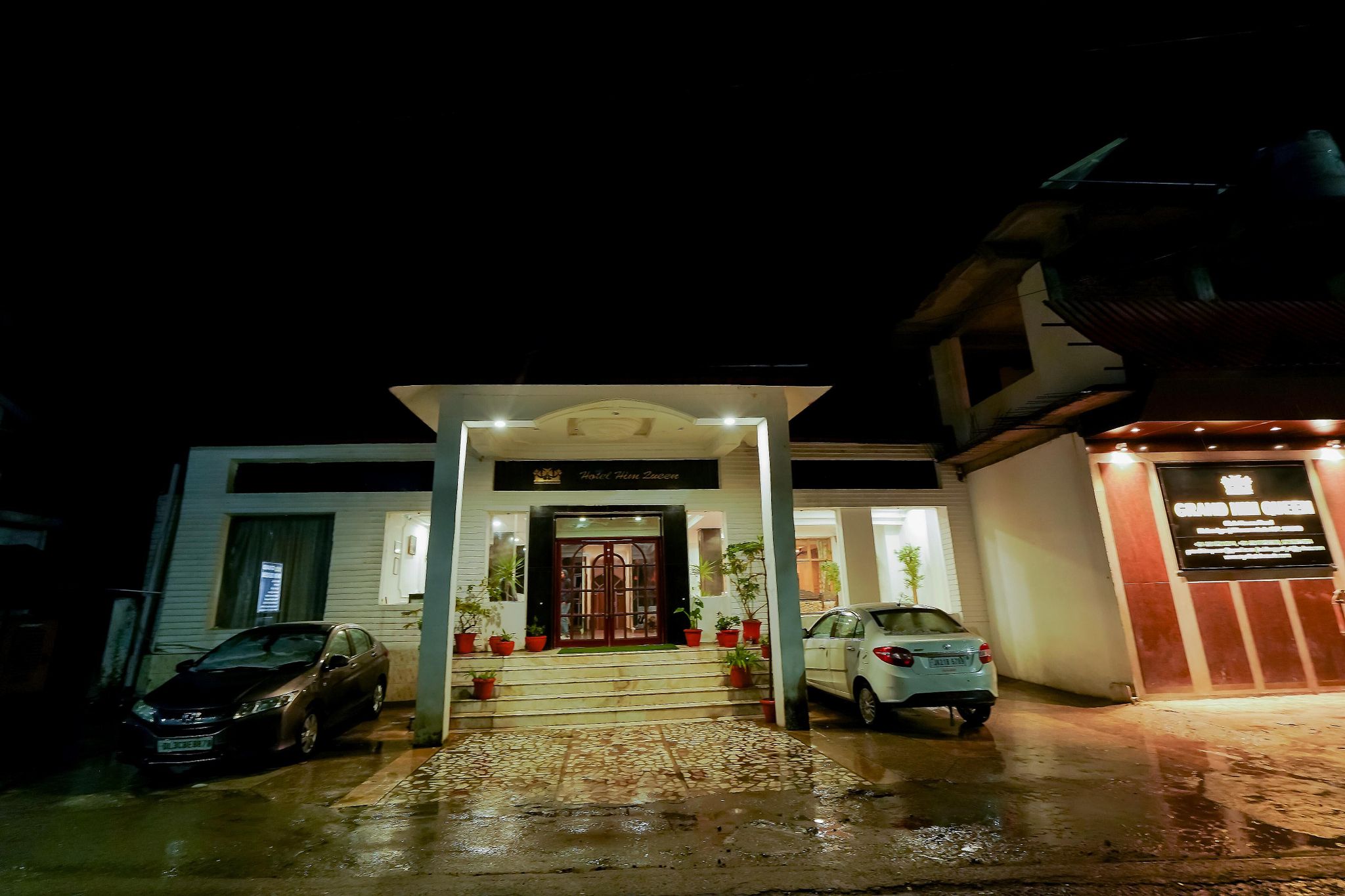 undefined Grand Him Queen 8