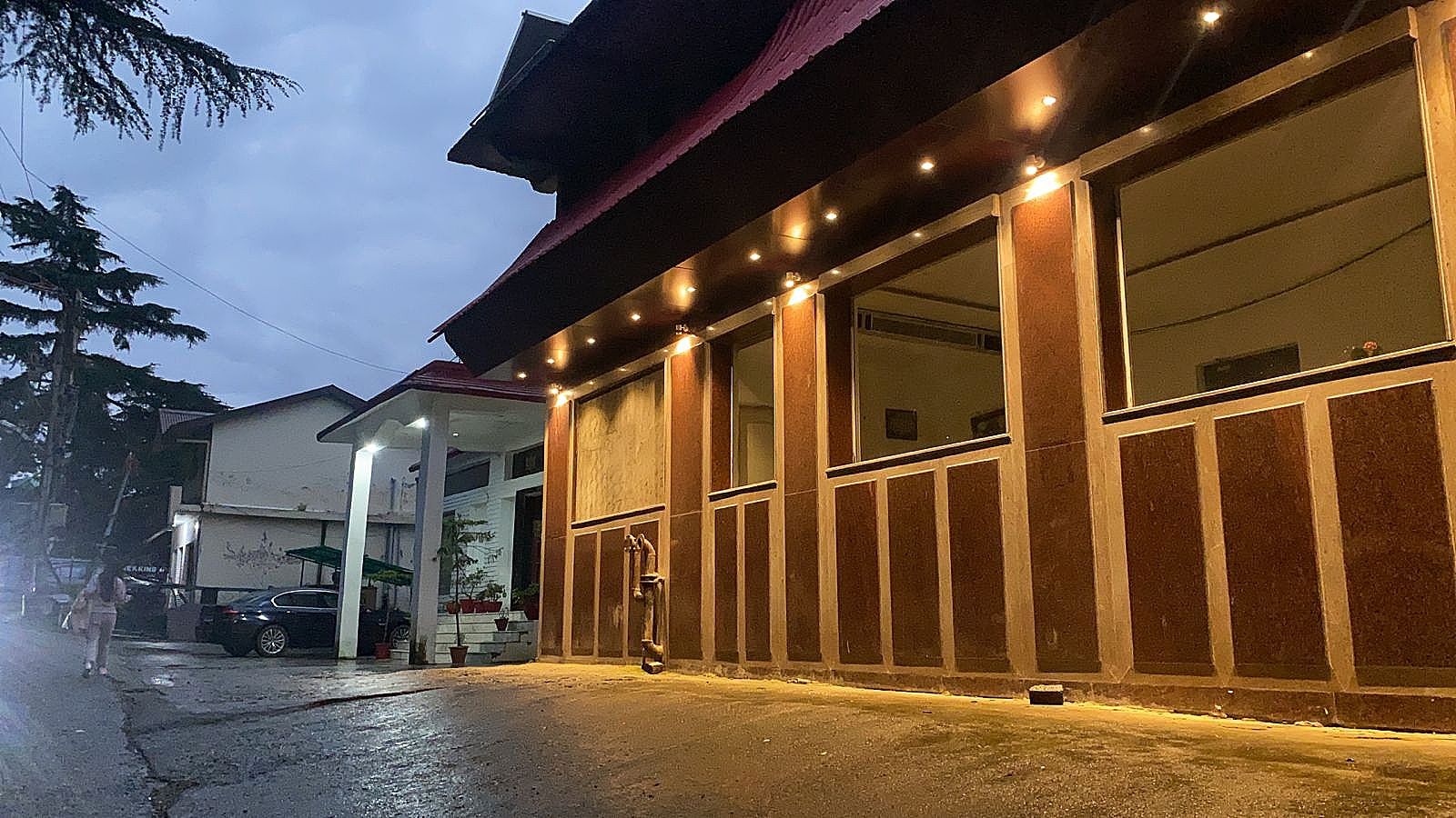 undefined Grand Him Queen 9