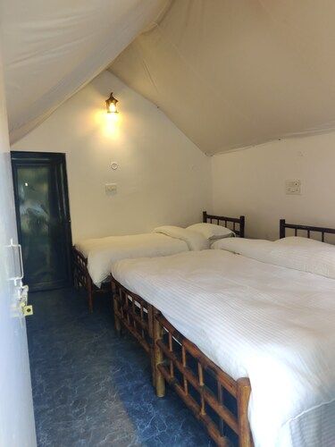 AC LUXURY DELUXE COTTAGE
