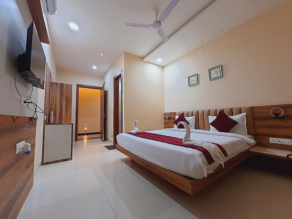 undefined Hotel Amore 5