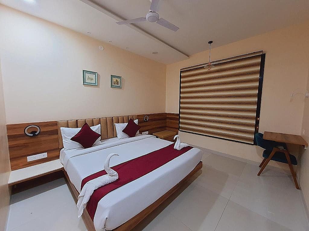 Hotel Amore Executive Queen 5