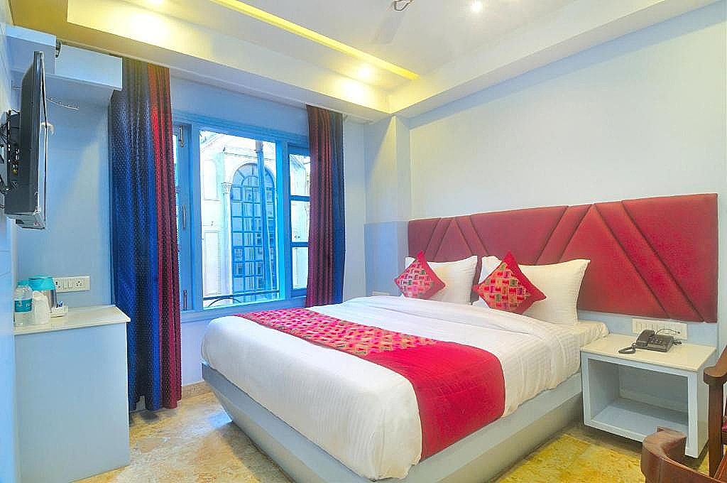 Hotel De Cruise Premium Room with Window 8