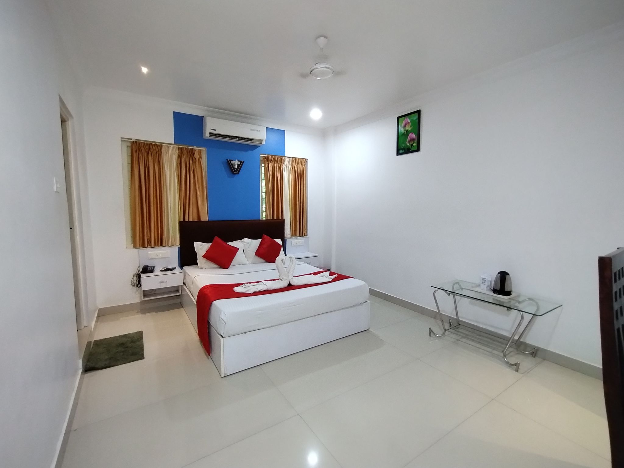 Athirapilly Palace Hydel Standard Room