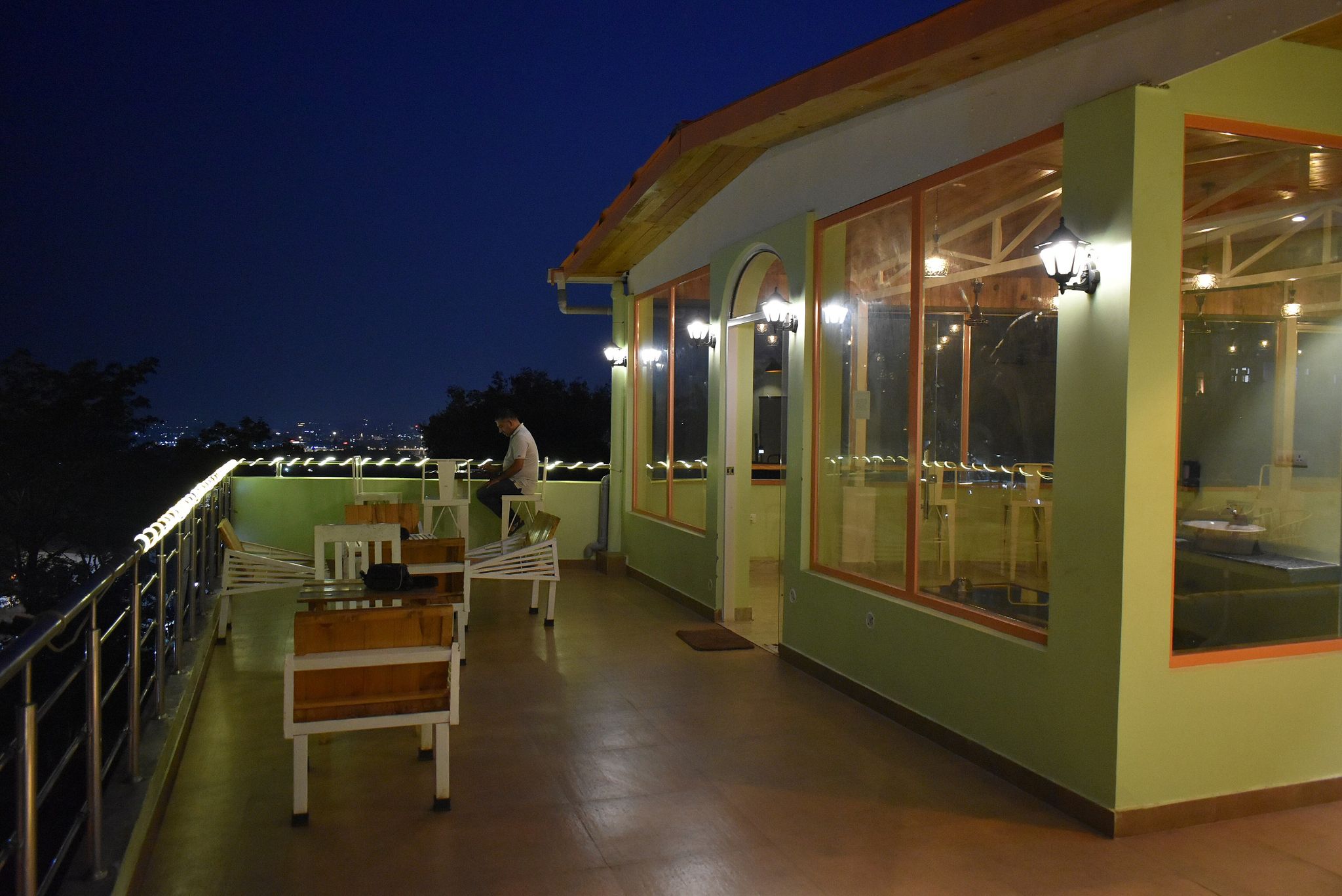 Food & Dining