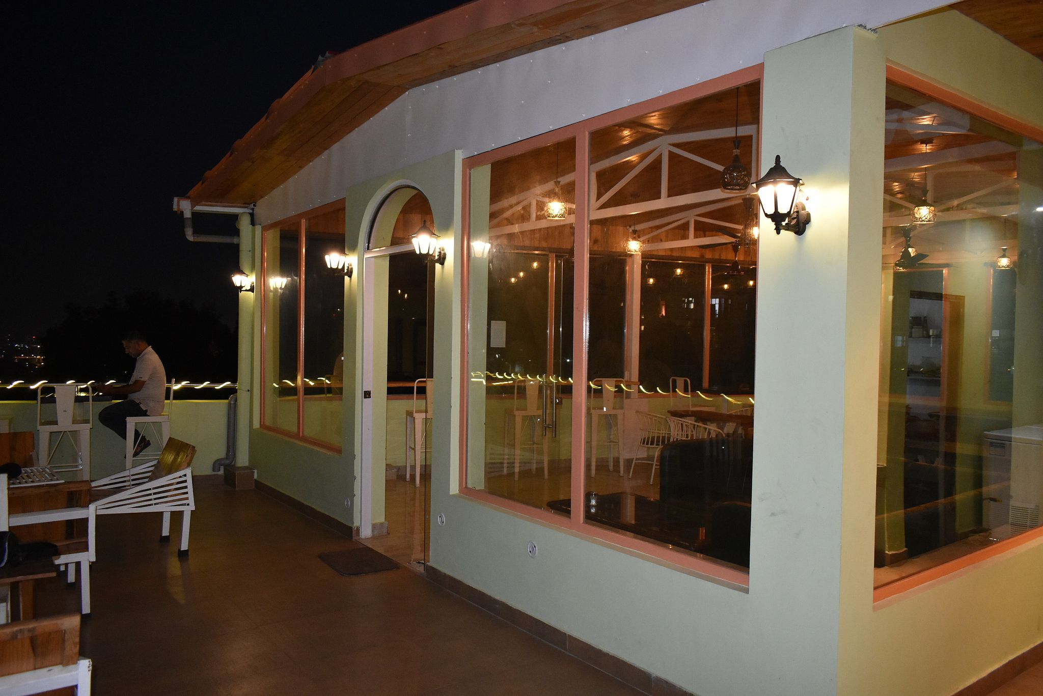 Food & Dining