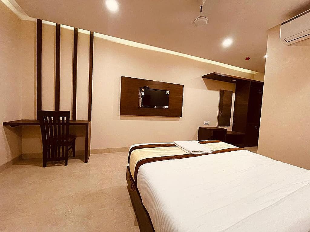 Hotel New Suite Deluxe King Room 3
