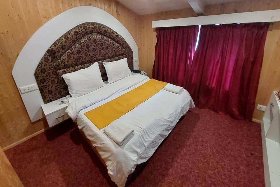 Hotel Outlook Standard Room 3